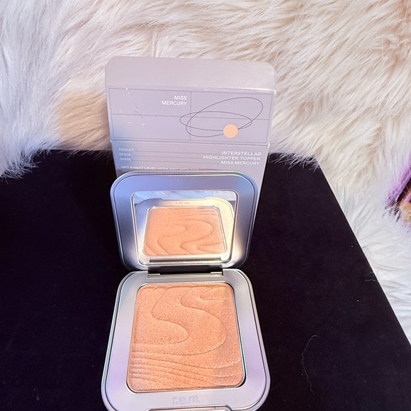R.E.M. Beauty Other - R.E.M. Interstellar Highlighter Topper - Miss Mercury